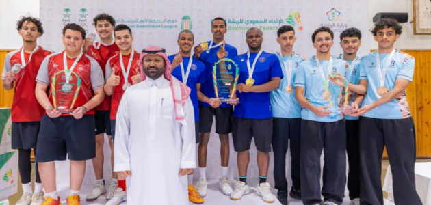 الوشم يسطع في قمة دوري الدرجة الأولى للريشة الطائرة