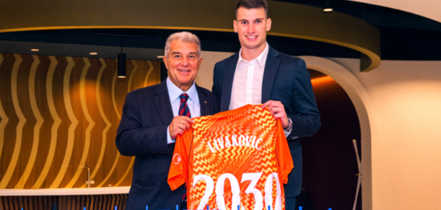 برشلونة يعلن توقيع حارس المرمى الكرواتي ليفاكوفيتش حتى 2030